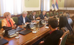 23. октобар 2019. Заменик председника Одбора за образовање, науку, технолошки развој и информатичко друштво проф. др Љубиша Стојмировић и представници ЈП „Завод за уџбенике“